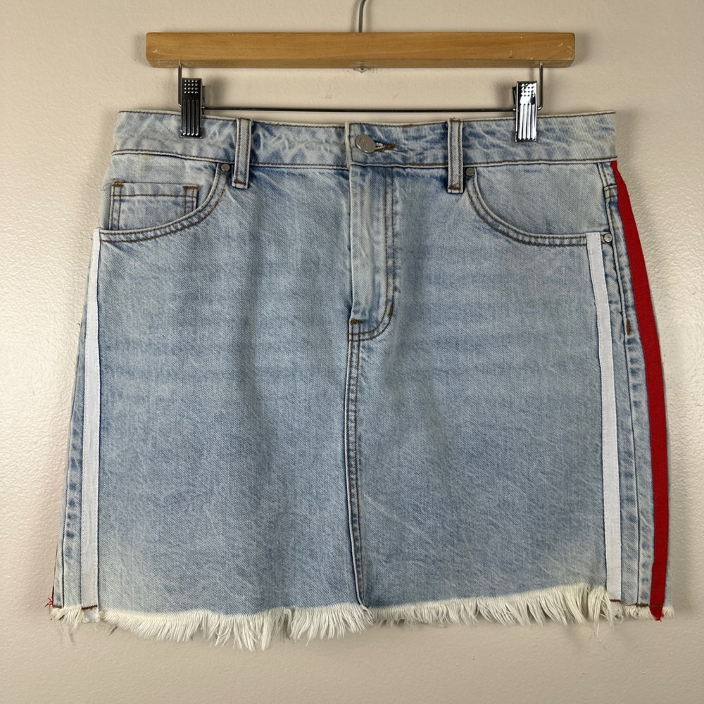 Kendall + Kylie Women's 29 Denim Mini Skirt Light Wash Side Stripe Y2K